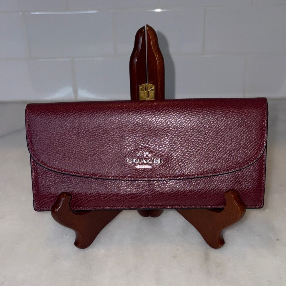 Coach Wallet Leather Cross Grained Full Sized Envelope Style Full Sized Wallet